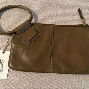 HOBO Sable Wristlet (Olive Veil)